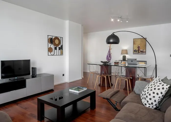 Barreiros Iv By An Island * Funchal (Madeira)