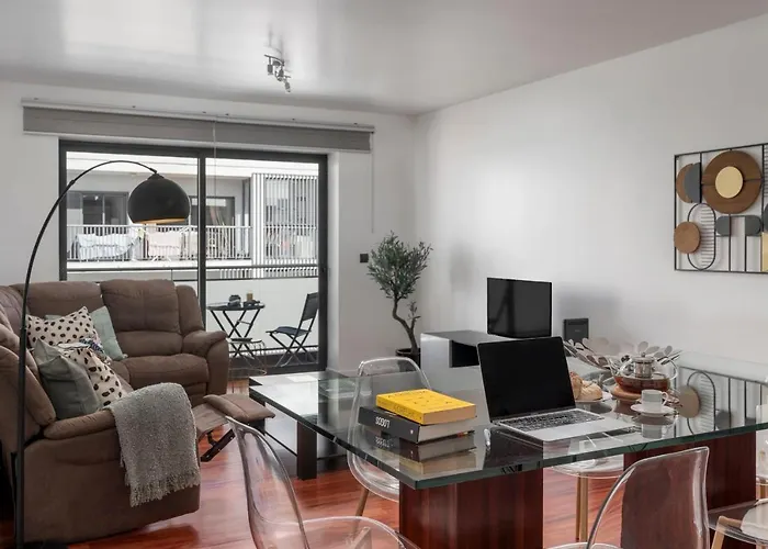 Barreiros Iv By An Island Funchal (Madeira)